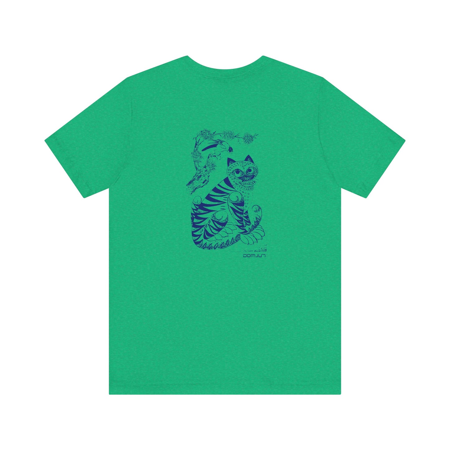 Korean Heritage: Retro Style T-shirt featuring Traditional Fork Painting and Tiger Minhwa for the K-Drama Enthusiast